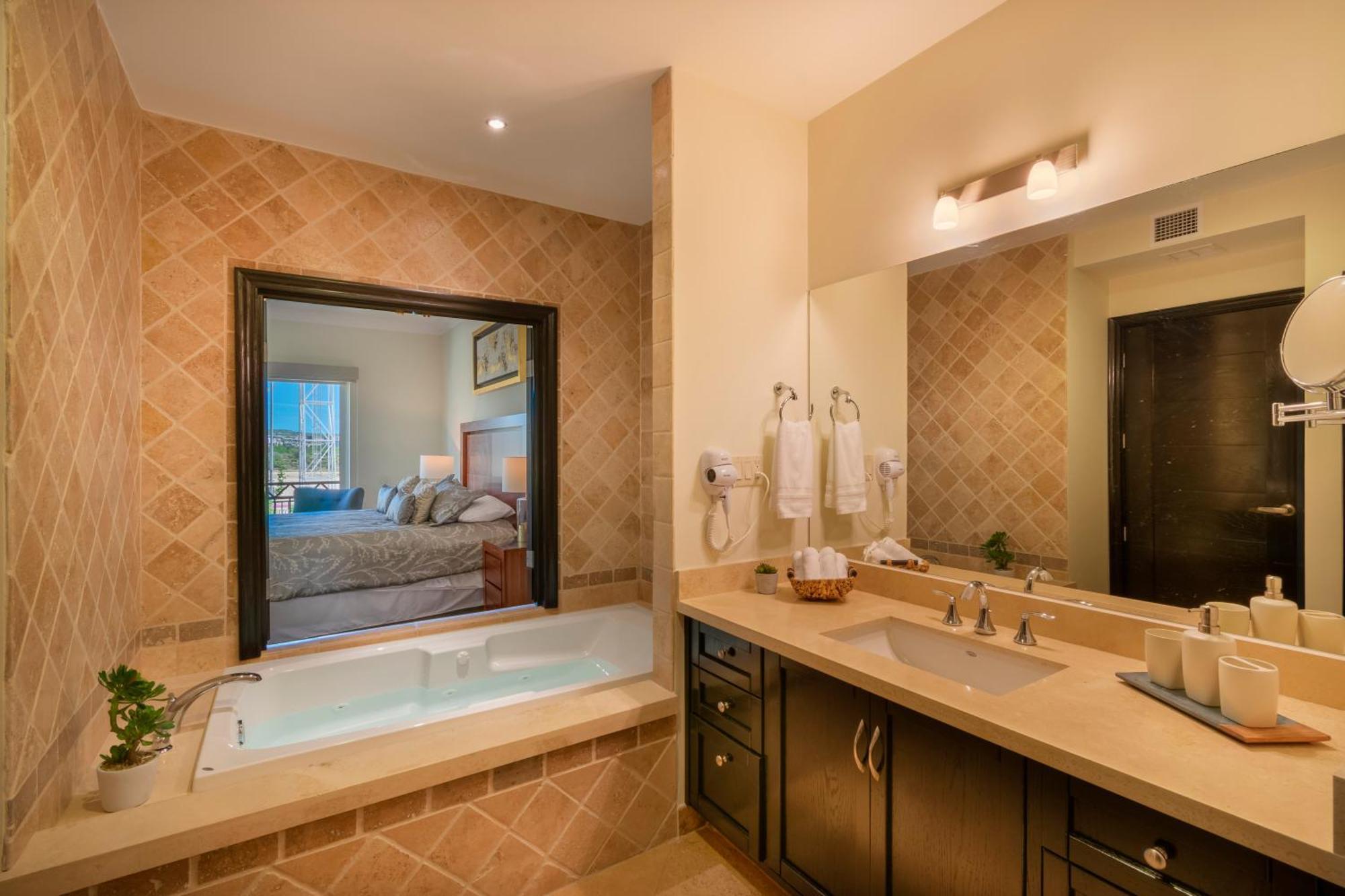Condo Paraiso - Luxurious New Condo 300Mt From The Beach 카보산루카스 외부 사진